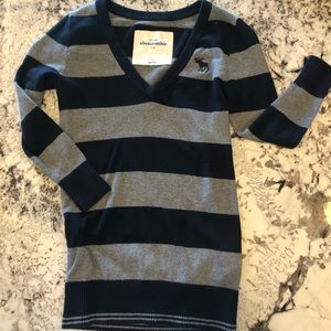 Girls Abercrombie 3/4 sleeved sweater